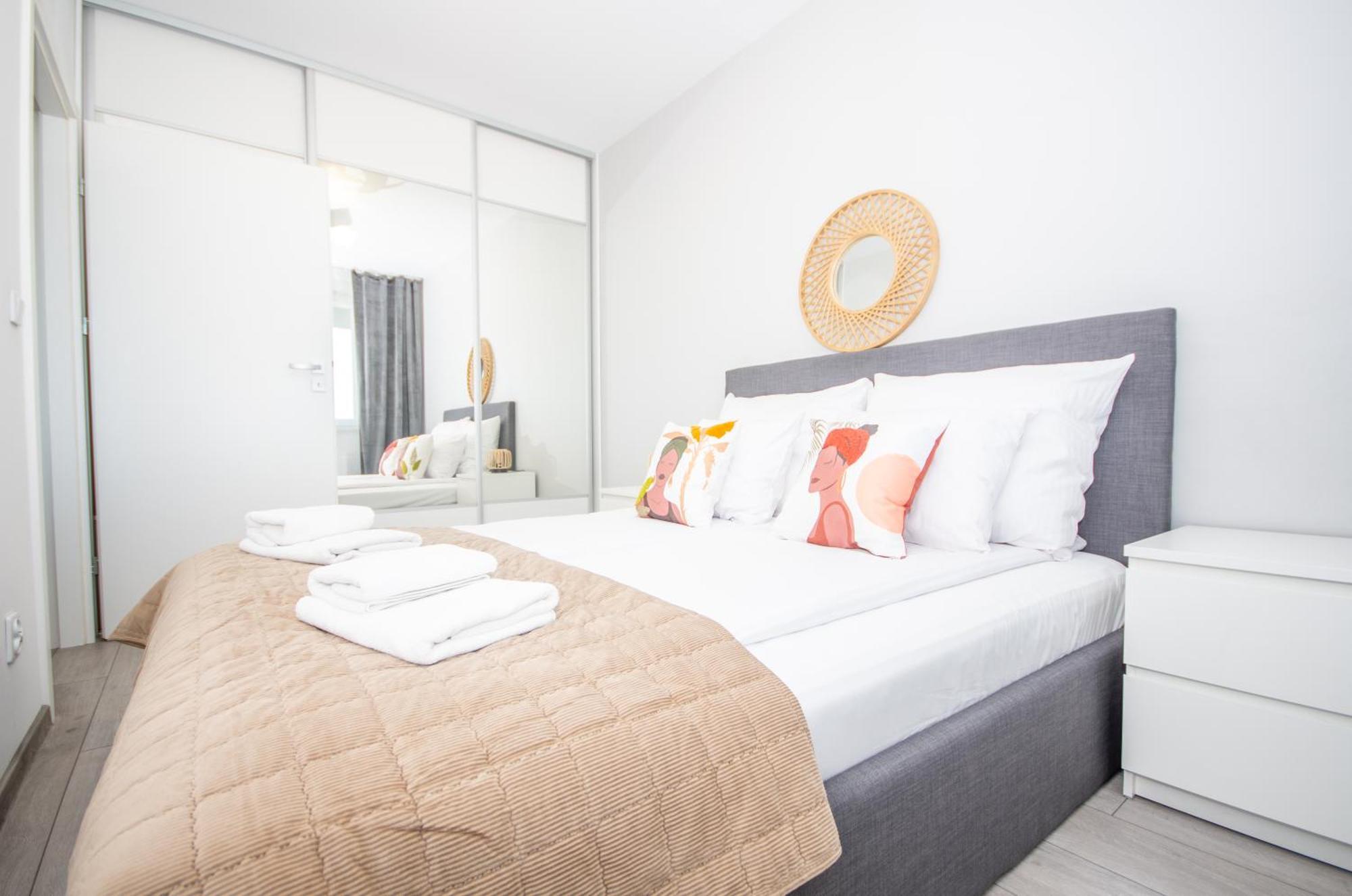 Inpoint Zablocie Modern Apartments For Work&Travel Краков Экстерьер фото